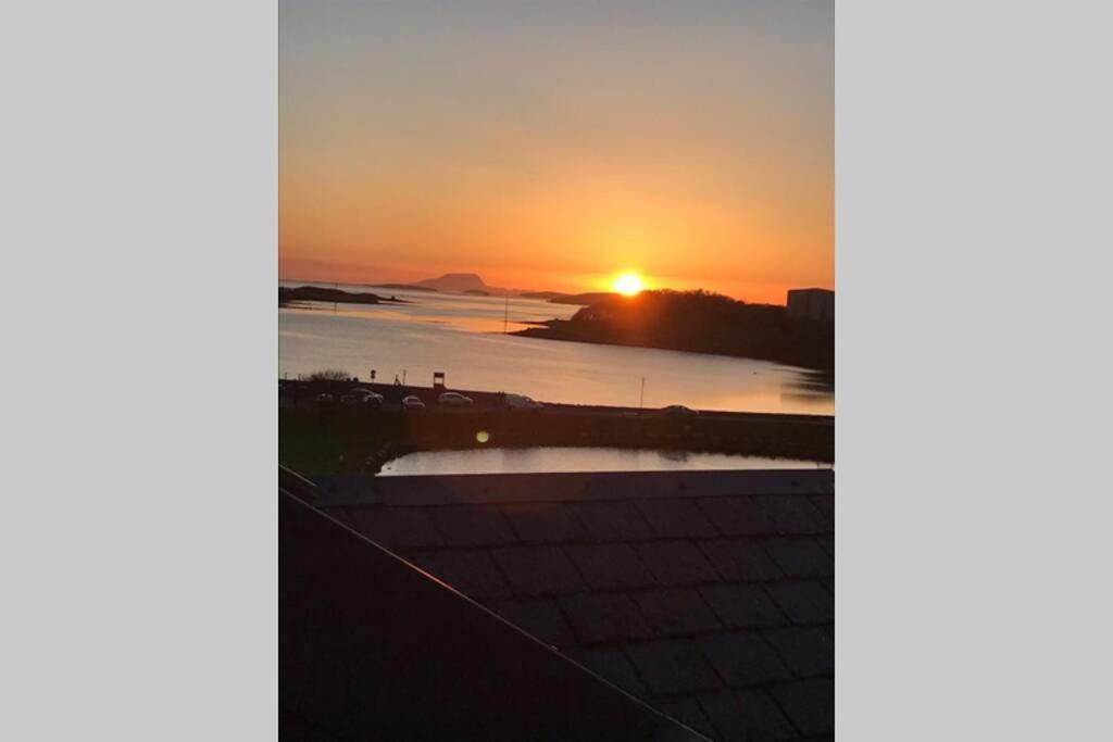 Clew Bay Balcony Views - Westport Quay Apt Apartment Bagian luar foto